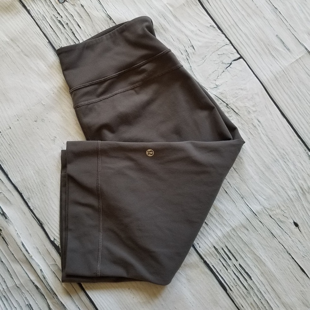 Lululemon | Cropped Yoga Pants Size 6